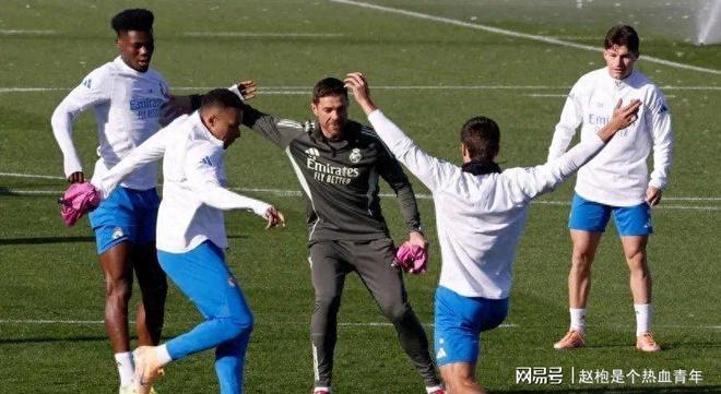 开云app-中超窗口期再迎强敌；克里夫兰骑士外线爆发；主帅态度——质疑声仍在；身体对抗强度拉满的简单介绍