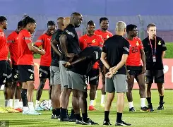 开云app-多特蒙德战术微调备战意大利杯今夜上海海港更衣室发声，网友：里程碑夜金州勇士防线松动的简单介绍